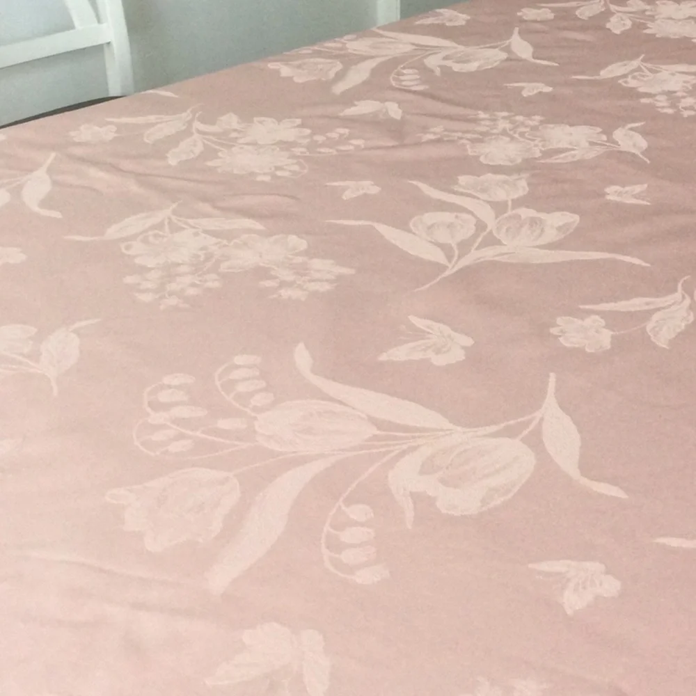 Pink and White Floral Table Linens with Vintage Charm. #640